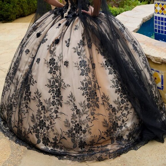 New Black-Champagne Quinceanera Gown w/ Floral Applique Lace Up Corset GL3500 - Picture 12 of 12